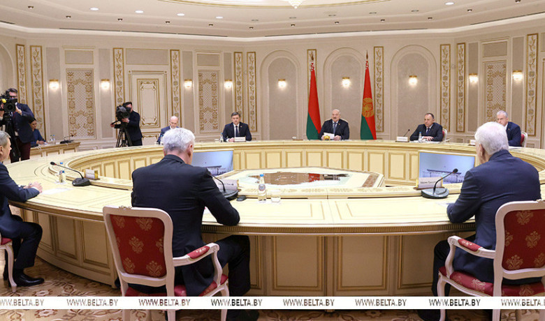 Фото: Лукашенко видит перспективы, чтобы существенно добавить в сотрудничестве с Магаданской областью
