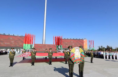 Фото: Александр﻿ Лукашенко: судьба белорусского народа находит свое отражение в государственных флаге, гербе, гимне