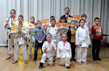Фото: 1 декабря в районном центре культуры и народного творчества прошли IX Региональные соревнования по шотокан каратэ-до «Беловежская осень – 2019»