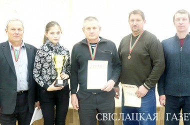 Фото: Шаг конем,  или Игра с фигурами