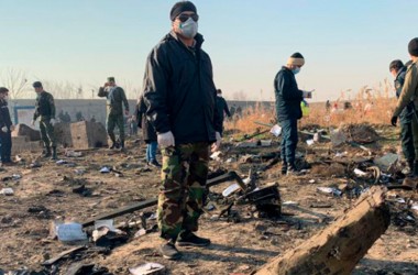 Фото: На борту разбившегося украинского самолета было 167 пассажиров и 9 членов экипажа