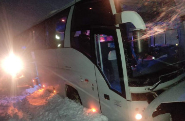Фото: В Слонимском районе произошло ДТП: автобус с детьми съехал в кювет