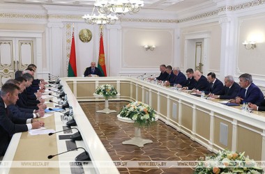 Фото: Новый импульс на фоне гибридного противостояния. На совещании у Лукашенко обсудили развитие микроэлектроники