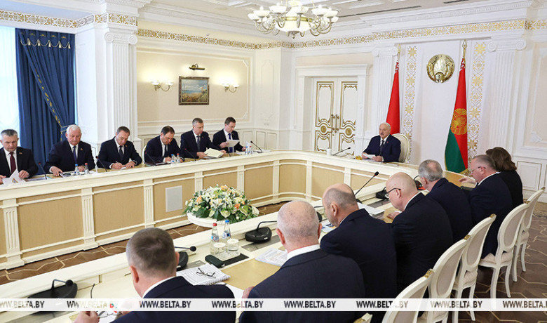 Фото: Александр Лукашенко назвал инициативу «Один район – один проект» стратегической задачей в региональном развитии