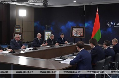 Фото: Лукашенко о суверенитете: это икона, это святое