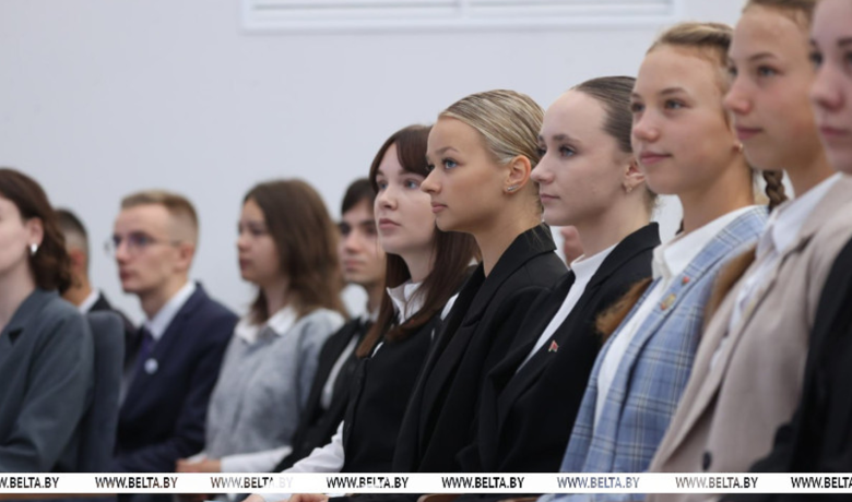Фото: Александр Лукашенко: у молодежи в Беларуси есть все условия для реализации грандиозных идей, инициатив и планов 