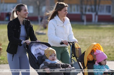 Фото: Minister: Belarus' child and family welfare system is clear, consistent