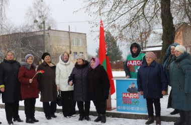 Фото: Пикет по сбору подписей прошел в Гринках