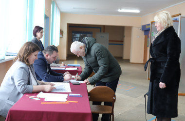 Фото: На Свислоччине началось досрочное голосование по выборам депутатов всех уровней