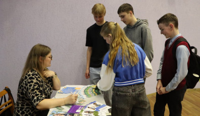 Фото: В Свислочи проходит ярмарка вакансий для молодежи