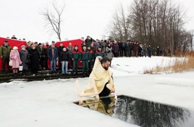 Фото: Крещенская вода — лет наших долгота