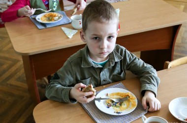 Фото: Стоимость питания в детских садах и школах выросла. Узнали на сколько