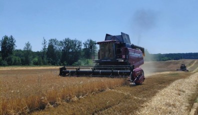 Фото: Первые комбайны вышли в поле. На Свислоччине дан старт жатве