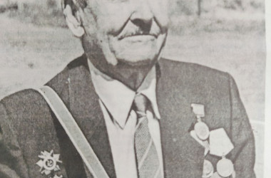 Фото: Приближал Победу с гармонью в руках ﻿