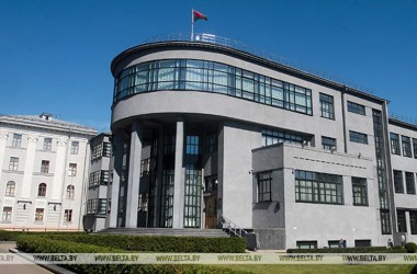Фото: Выступление Натальи Кочановой на закрытии первой сессии Совета Республики Национального собрания Беларуси седьмого созыва