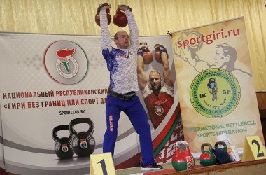 Фото: Чемпион-гиревик Евгений Назаревич провел мастер-класс в СШ № 2 им. Н. П. Массонова г. Свислочи