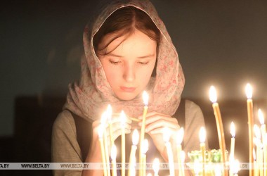 Фото: Православные верующие празднуют Воздвижение Креста Господня