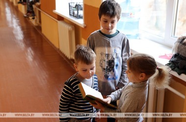 Фото: 800 Ukrainians enter Belarus in past 24 hours