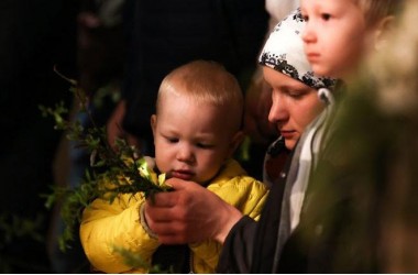 Фото: Православные верующие празднуют Вербное воскресенье