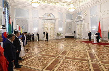 Фото: Президент принял верительные грамоты послов девяти зарубежных государств