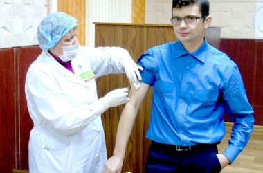 Фото: Если хочешь быть здоров, прививайся!
