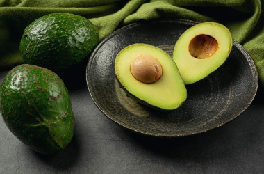 Фото: Курага, миндаль, авокадо. Эксперт рассказала, какими продуктами можно восполнить уровень витамина Е