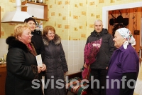 Фото: Цветы и подарки для  женщин-ветеранов