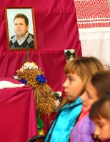 Фото: Что не допел он,  мы допоем...