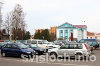 Фото: Автомобили на площади,  или Стоянка разрешена