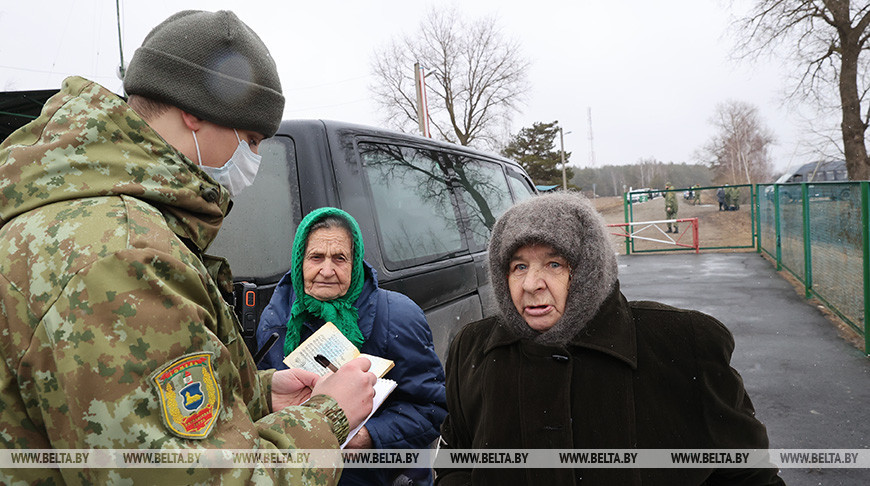 Украина белоруссия новости на сегодня. Российские военные в Белоруссии. Украинские пенсионеры. Польско-украинская граница. Пенсионеры на войне Украина.