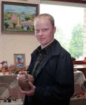Фото: Он наделяет глину "красноречием"