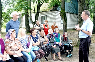 Фото: Председатель райисполкома Владимир Онищик встретился с жителями д. Кукличи