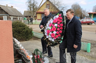 Фото: Zlot-Requiem " Minuta pamięci zamarła w ciszy"
