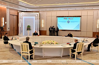 Фото: Лукашенко инициировал создание механизма контроля над новым смертоносным оружием