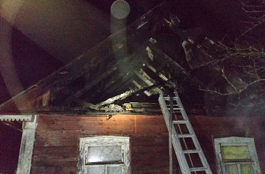 Фото: В агрогородке Хоневичи произошел пожар нежилого дома и хозяйственной постройки