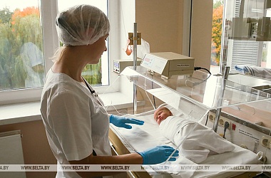 Фото: В Беларуси в День Независимости родился 121 малыш