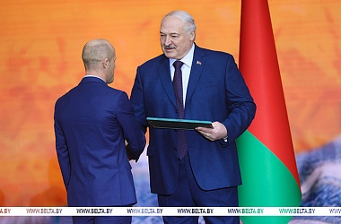 Фото: "Горжусь белорусским народом!" Лукашенко наградил передовиков АПК Могилевской области