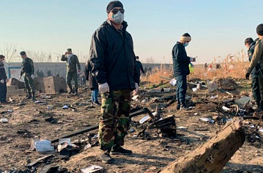 Фото: На борту разбившегося украинского самолета было 167 пассажиров и 9 членов экипажа