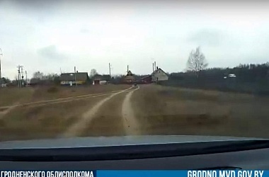 Фото: Мотоциклиста-бесправника преследовал инспектор ГАИ в Свислочском районе