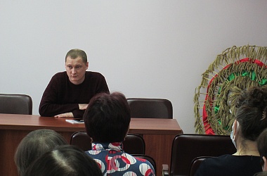 Фото: Делегат VI Всебелорусского народного собрания Денис Турок встретился со специалистами сельхозпредприятия