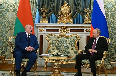 Фото: "Москва. Кремль. Лукашенко", "труба" Европе и новое поколение у власти. Итоги недели Президента