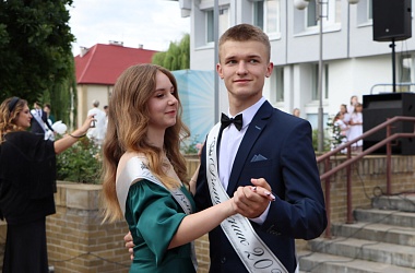 Фото: Торжественно, волнительно, красиво: в Свислочи прошел районный выпускной