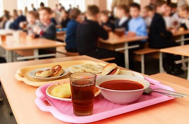 Фото: Обед по расписанию. Заглядываем в школьные столовые стран-соседей