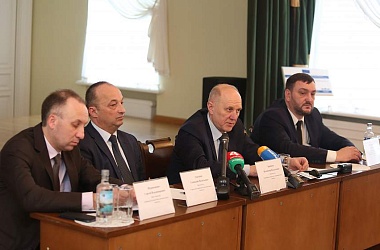 Фото: Председатель облисполкома Владимир Кравцов провел пресс-конференцию в Сморгонском районе