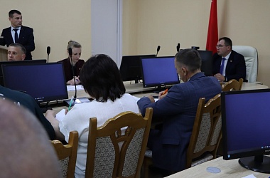 Фото: На планерке у председателя райисполкома: «Поработать на субботнике»