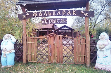 Фото: В рыцарском зале невесту наряжали