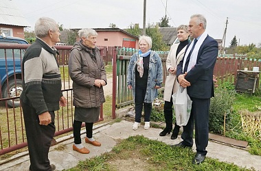 Фото: В гости – с поздравлениями