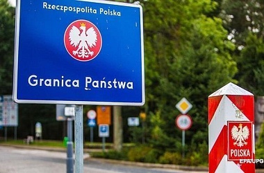 Фото: Польша продлила закрытие границ и запрет на международные перевозки