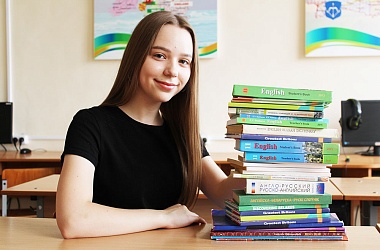 Фото: Выпускница гимназии № 1 им. К. Калиновского Маргарита Куделко сдала централизованное тестирование по английскому языку на 100 баллов