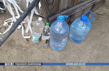 Фото:  Нелегальное производство алкоголя пресекли правоохранители в Свислочи